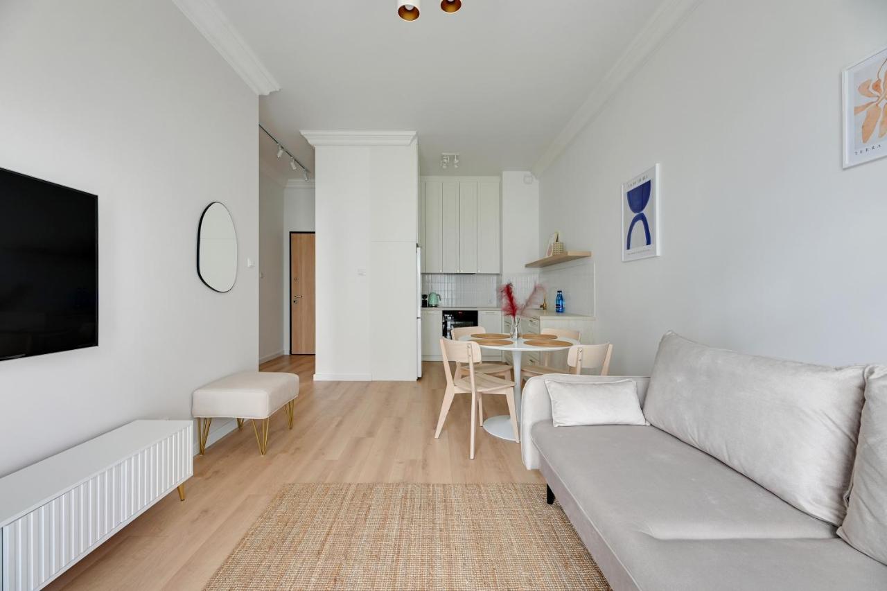 Zajezdnia Wrzeszcz Seaside & Parking By Downtown Apartments 格但斯克 外观 照片