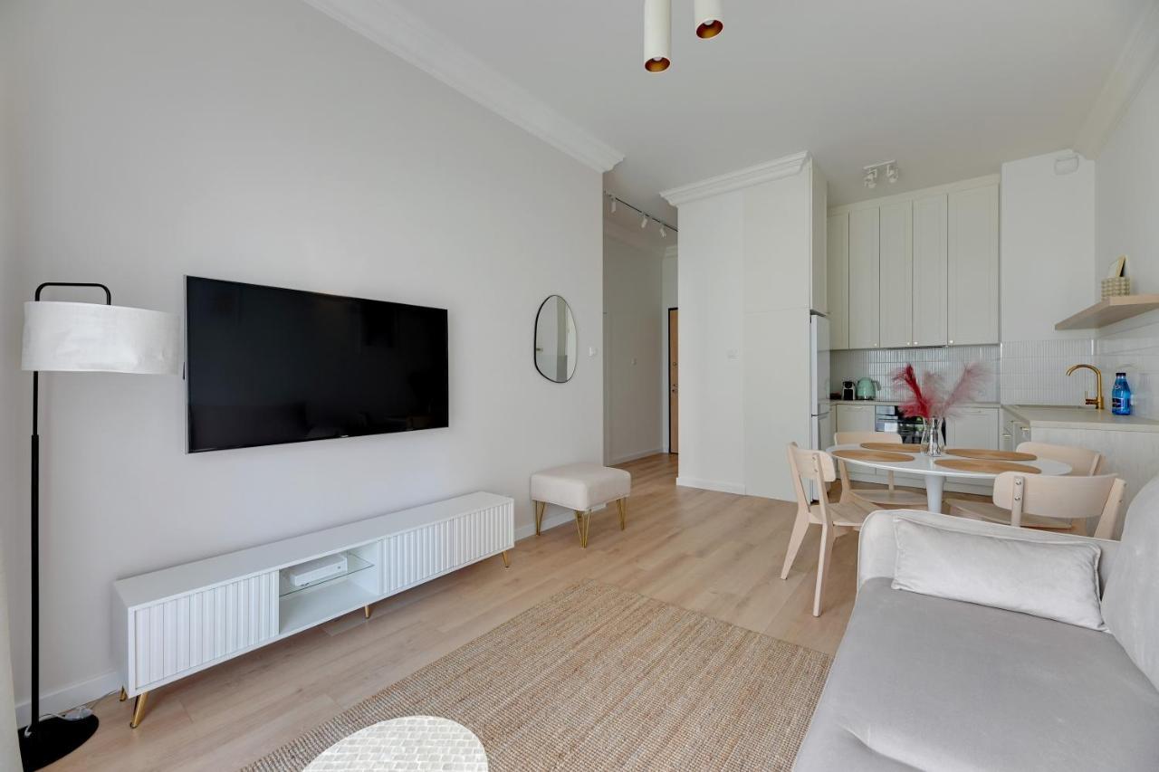 Zajezdnia Wrzeszcz Seaside & Parking By Downtown Apartments 格但斯克 外观 照片